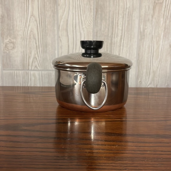 Revere Ware Vintage 1 Quart Sauce Pan with Lid - Picture 2 of 9